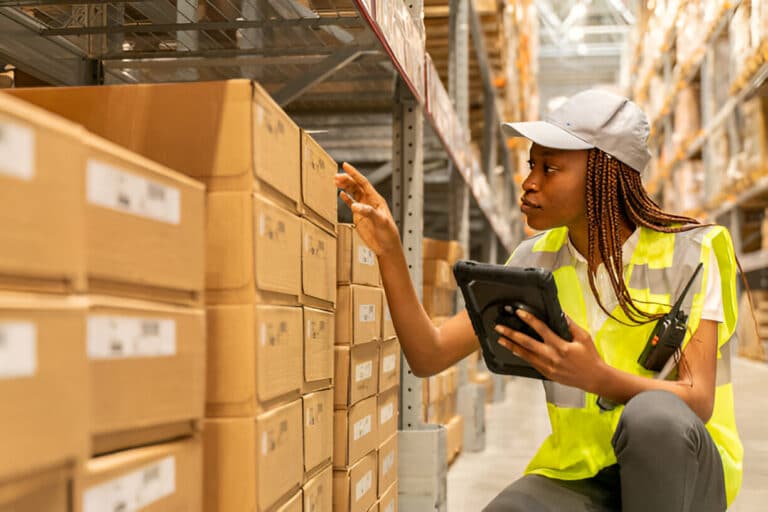 Comment gérer le stockage de colis et marchandises à Abidjan